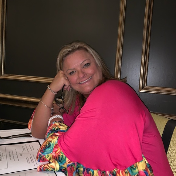 Meet your Posher, Casey - Picture 3 of 4